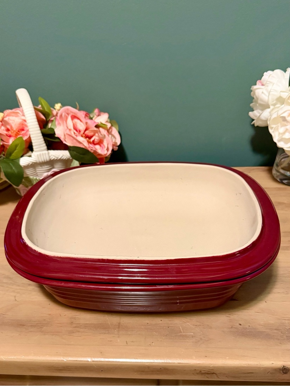 Pampered Chef Deep Covered Baker Cranberry 3.1 Qt Stoneware Dish - Picture 5 of 11